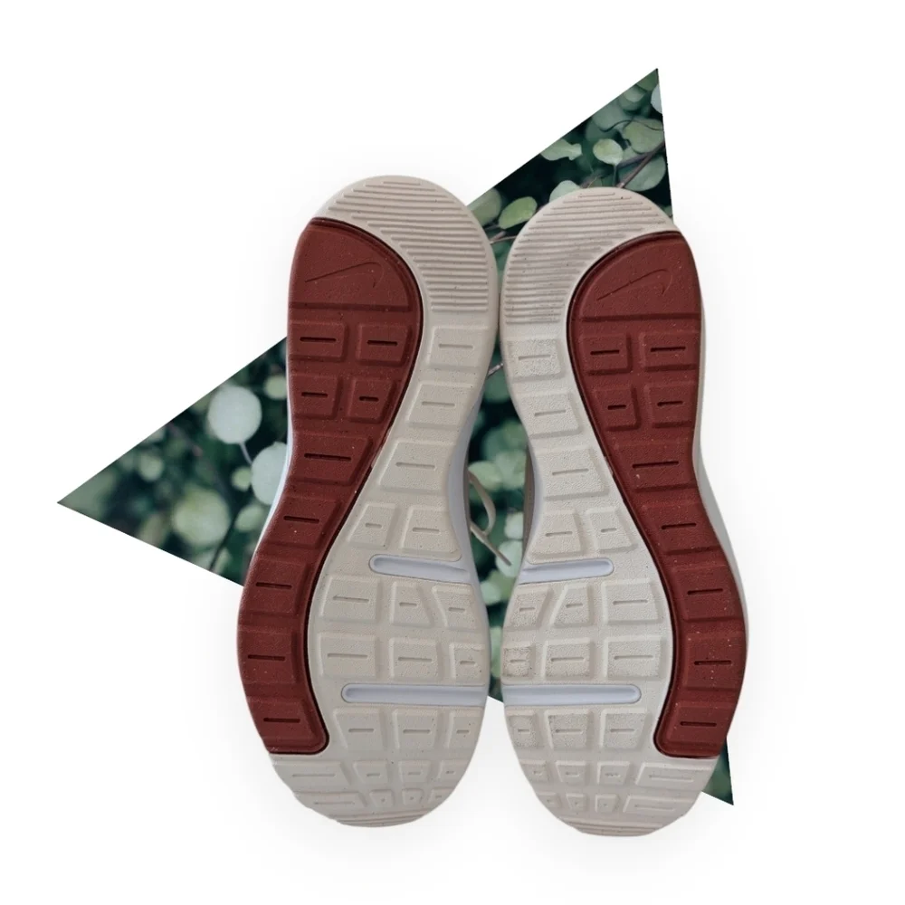 Nike Women's Air Max AP Shoe Sizes 8 , 8.5 and 9